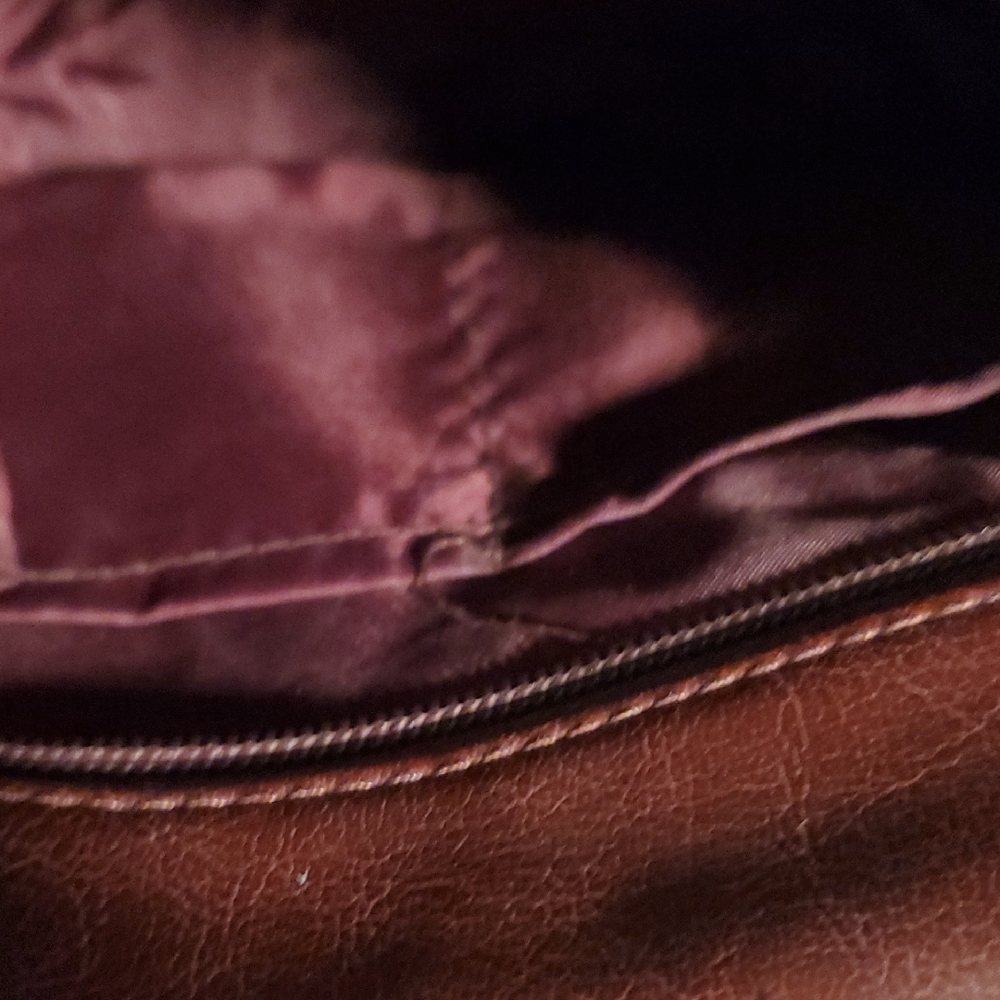 XOXO Rich Brown Shoulder Bag - Picture 9 of 10